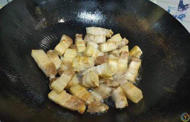 爷爷做了60年的红烧肉，口感软烂香入味，香料只加这四味即可