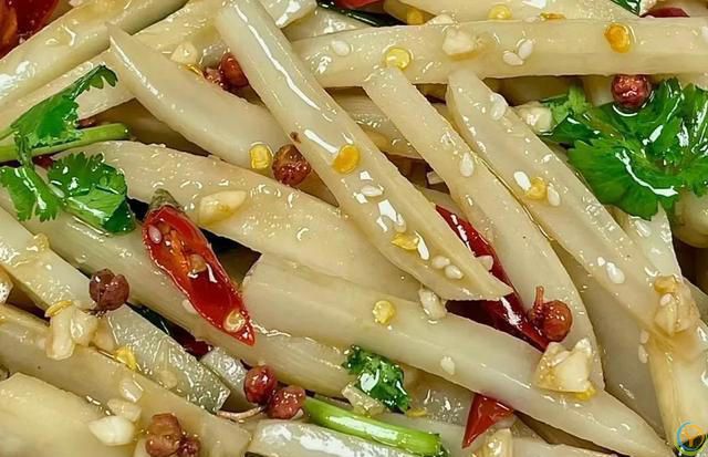 天气闷热食欲差，建议八道素菜别错过，清爽美味，吃一次，爱一次