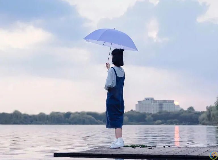 人生有三品：沉得住气，弯得下腰，抬得起头