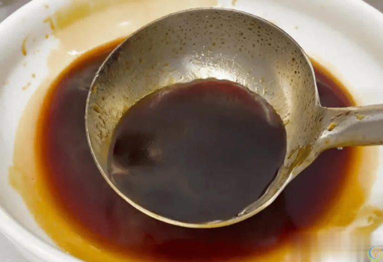 红烧肉的秘诀：六个关键步骤，让传统美味肉香浓郁不油腻