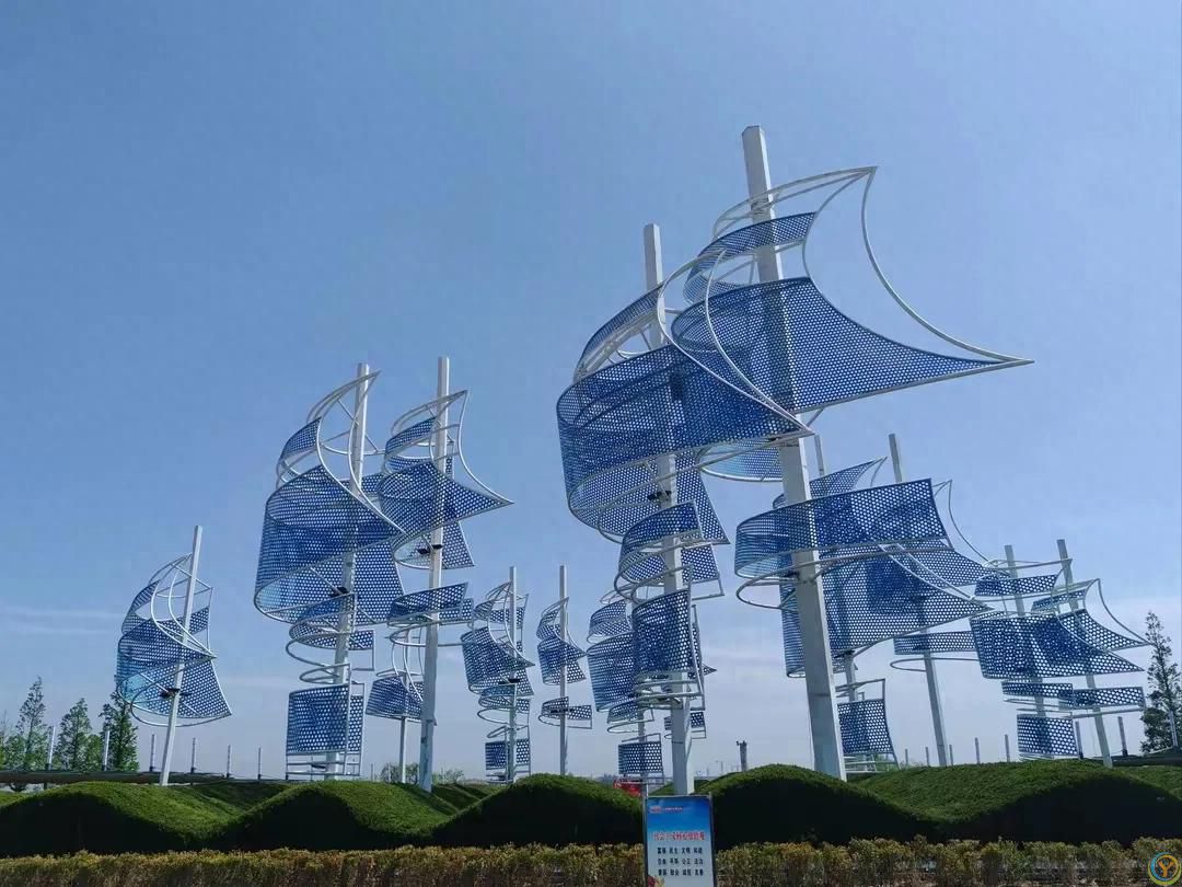 **"青岛惊现'西湖'！免费秘境刷爆朋友圈，北方人看傻眼！"**