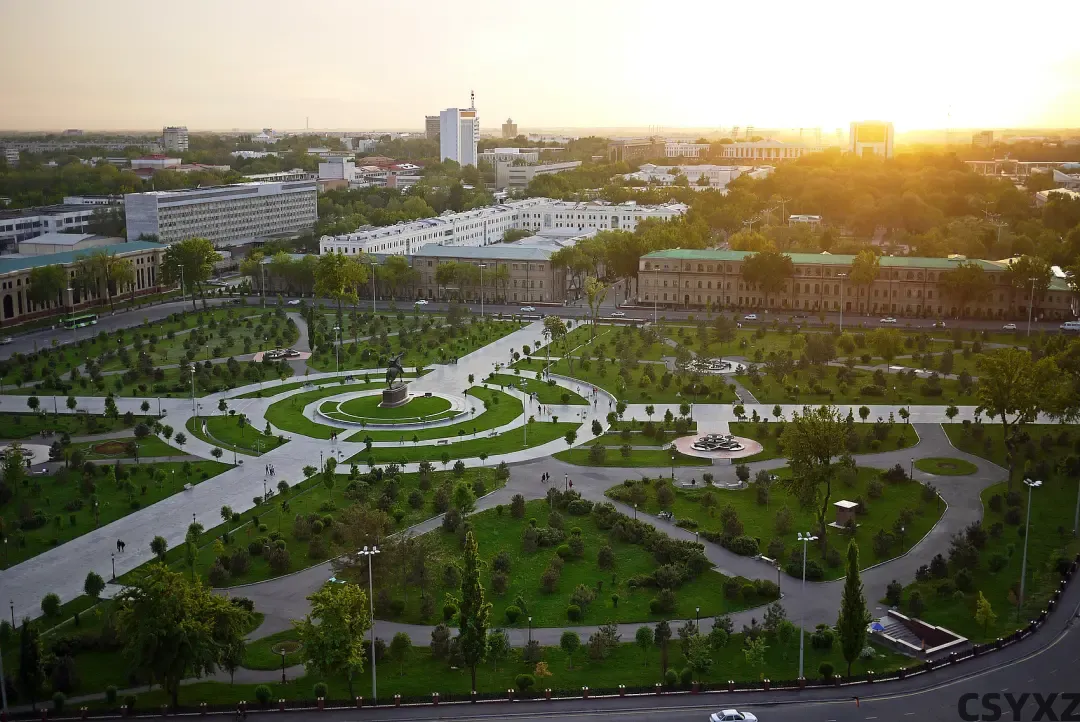 △塔什干的帖木儿广场。（图/视觉中国）