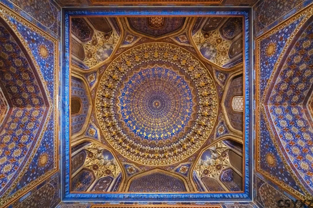 △提拉卡里神学院的顶部利用装饰技巧营造渐变的层次感。（图/视觉中国）