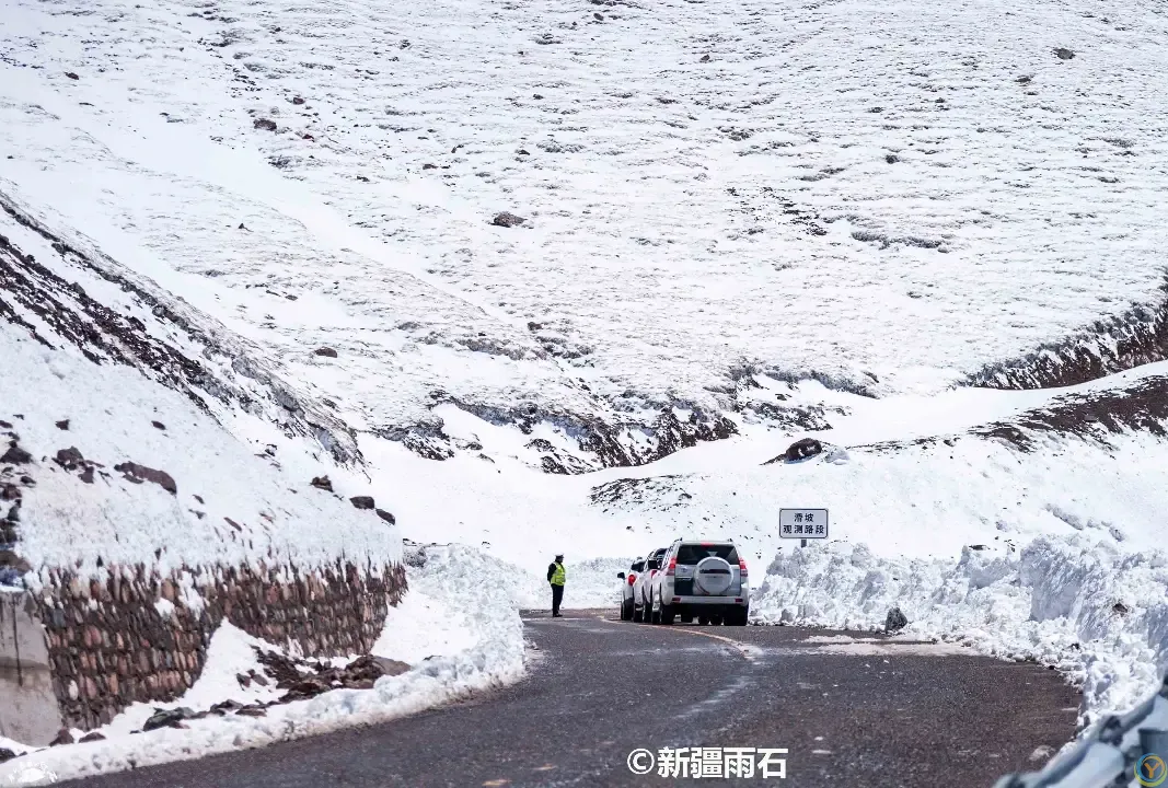 新疆自驾天花板，草原、雪山、沙漠、美食多到数不清