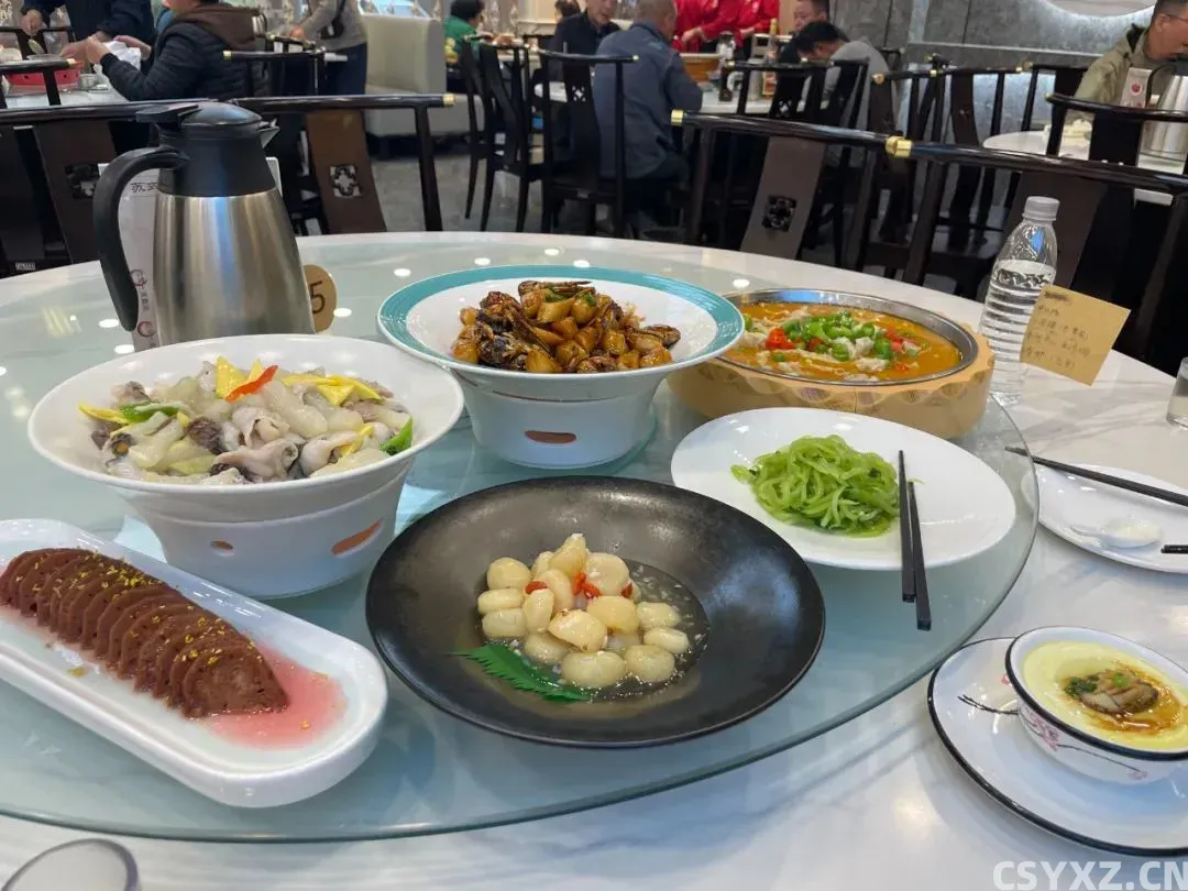 △拼桌吃到了在苏州最丰盛的一顿饭。(图源/作者)