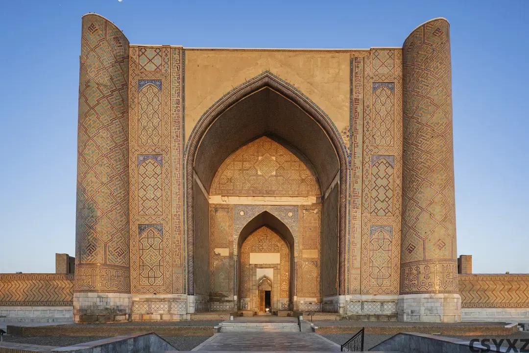 △比比·哈内姆清真寺正门。（图/视觉中国）