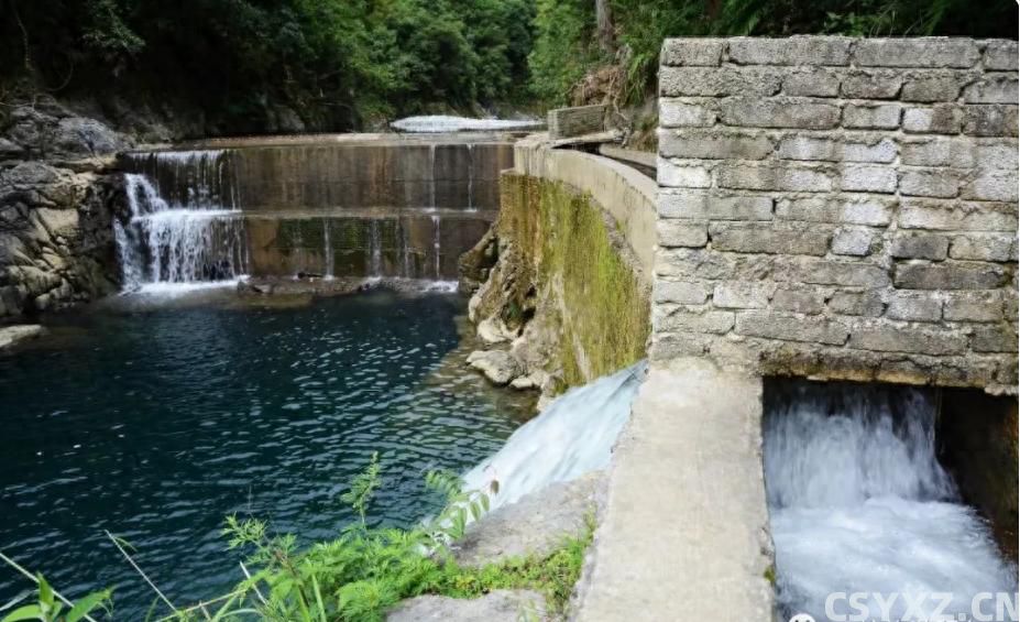 重庆石柱低调的挂壁水渠，人工开凿又险又美，未经开发旅游慎入