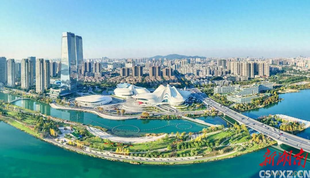 湘江西岸，十年长出一座新城