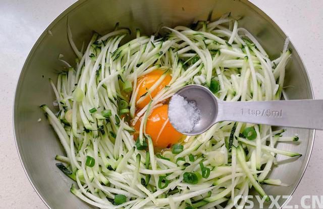 我家最受欢迎的早餐饼，不加面不加水，10分钟上桌，全家抢着吃！