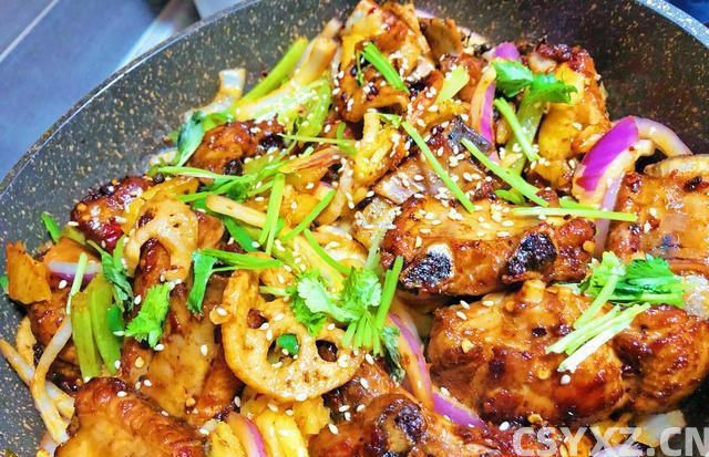 排骨别总红烧啦，教您做成美味的干锅排骨，麻辣干香，好吃到吮指