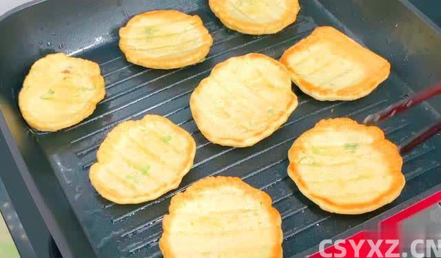 早餐这样做，比包子简单油条香，2分钟学会，一周吃7次不腻