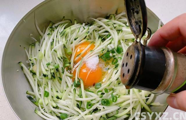 我家最受欢迎的早餐饼，不加面不加水，10分钟上桌，全家抢着吃！