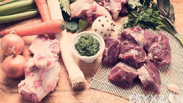 研究发现：吃肉类与衰老之间的关系！过了65岁后，每天吃多少肉？