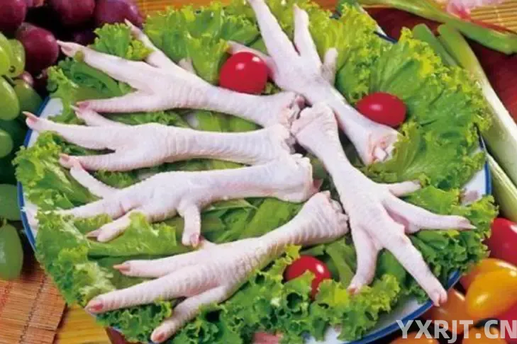 自己在家卤鸡爪记住这几步，卤出的鸡爪香糯入味，一顿一锅不够吃