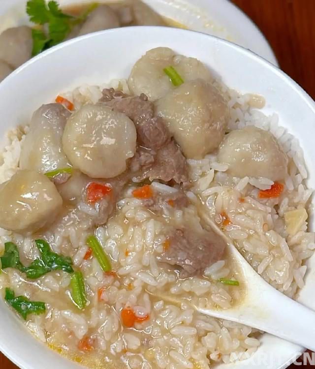 钾是苹果32倍，建议中老年人常吃多吃，腿脚更有劲，对肠胃也好