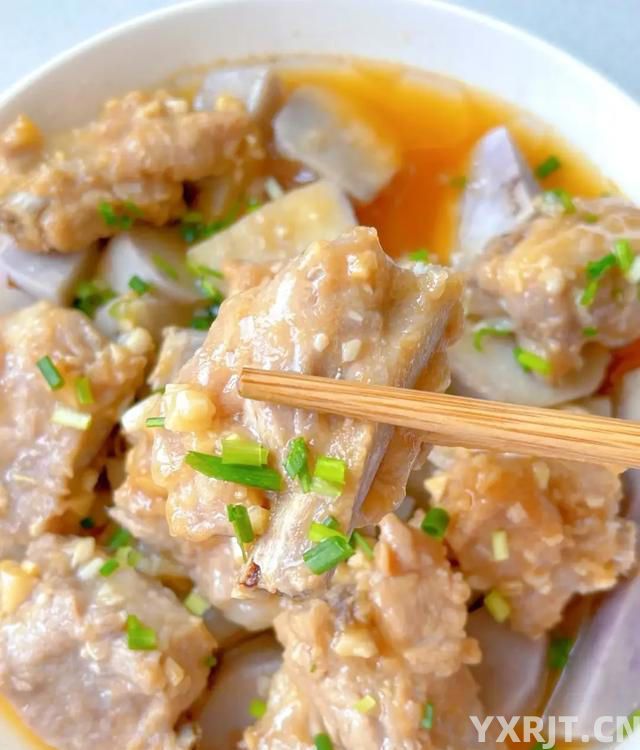 钾是苹果32倍，建议中老年人常吃多吃，腿脚更有劲，对肠胃也好