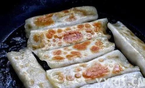 猪肉洋葱锅贴香脆秘诀，2个小技巧学会，煎出饭店味！