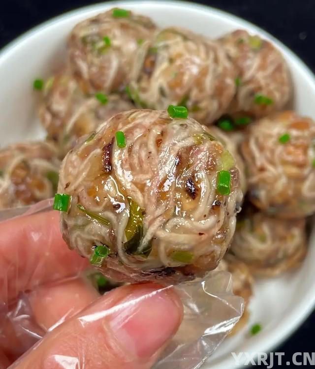 钾是苹果32倍，建议中老年人常吃多吃，腿脚更有劲，对肠胃也好